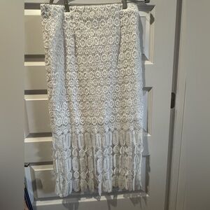 Skies Are Blue White Lace skirt